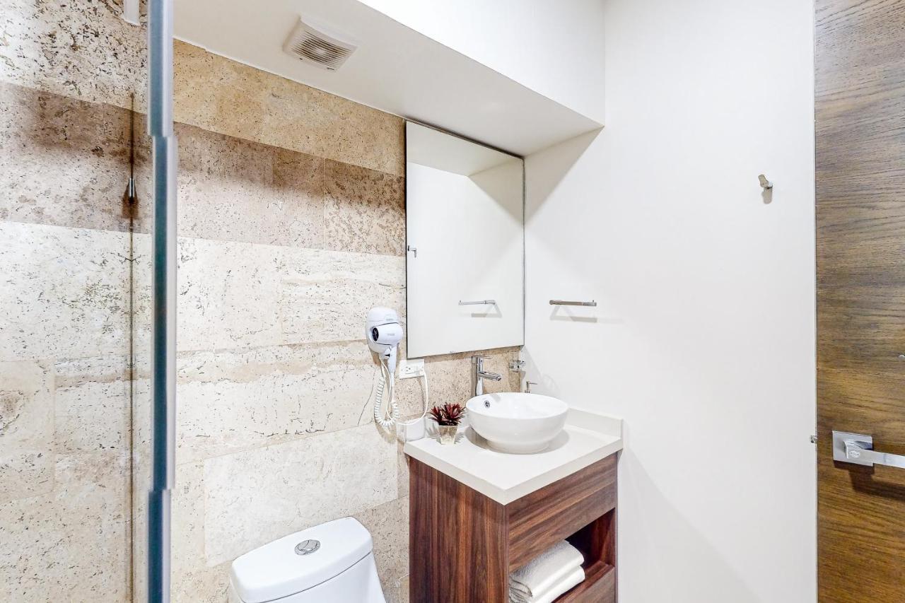 ホテル Menesse Midtown 2 Unit 208 プレヤデルカーメン エクステリア 写真